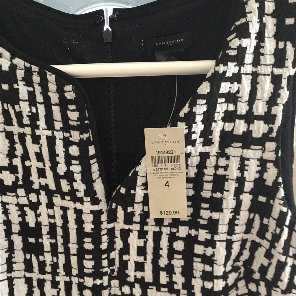 Midi fit and flare sleeveless dress - Picture 4 of 7